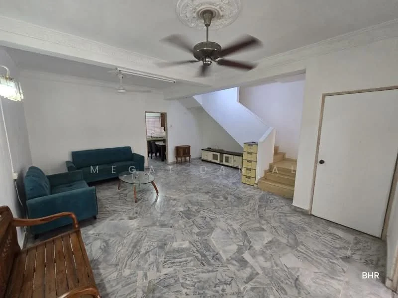 Living features: marble flooring, white painted walls, ceiling rose, 5-blade ceiling fan, sofa in teal fabric, wooden bench, glass coffee table, staircase in background, built-in storage unit, door to hallway; style: modern.