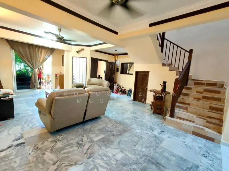 Living features: marble flooring, 5-blade ceiling fan, large windows with sheer curtains, sofa in beige fabric, coffee table, TV console, decorative wall paneling, staircase with wooden railing, open layout to dining area, natural light from windows, wall-mounted TV; style: modern; view: garden.