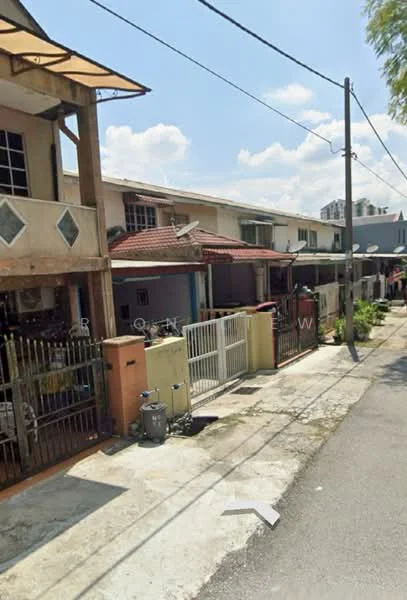 Exterior type: linked terrace house; features: two-storey linked terrace houses, white painted facade, red tiled roofs, metal gates, front gardens with low fences, paved walkway, street view, surrounded by greenery, power lines visible, clear blue sky; style: modern.