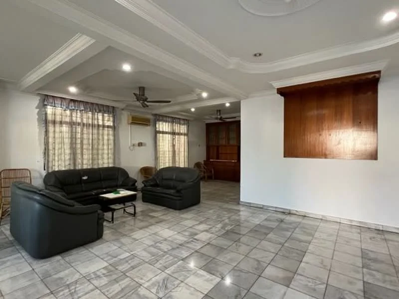 Living features: grey marble tile flooring, white painted walls, tray ceiling with recessed lighting, 5-blade ceiling fan, large windows with sheer curtains, wooden feature wall, two black leather sofas, coffee table, open layout, air conditioning unit; style: contemporary.