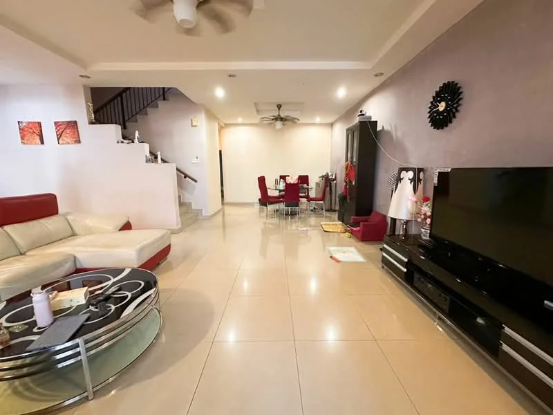 Living features: cream tiled flooring, grey accent wall, 5-blade ceiling fan with light, L-shape sectional sofa in cream and red, coffee table with glass top, wall-mounted TV, TV console in black, decorative wall clock, framed artwork on wall, area rug, dining table with red upholstered chairs, staircase in background; style: modern.