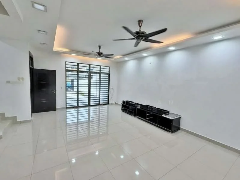 Living features: white painted walls, glossy ceramic tile flooring, tray ceiling with recessed lighting, 2 ceiling fans, large sliding glass windows, black TV console, open space layout, natural light from windows; style: modern.
