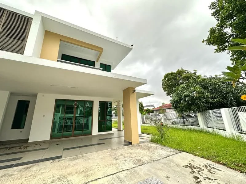 Exterior type: detached bungalow; features: white painted facade, cream painted facade, flat roof, approximately 2-storey, manicured lawn, paved driveway, large windows, surrounded by greenery, fenced perimeter, outdoor space with grass, covered porch; style: modern.