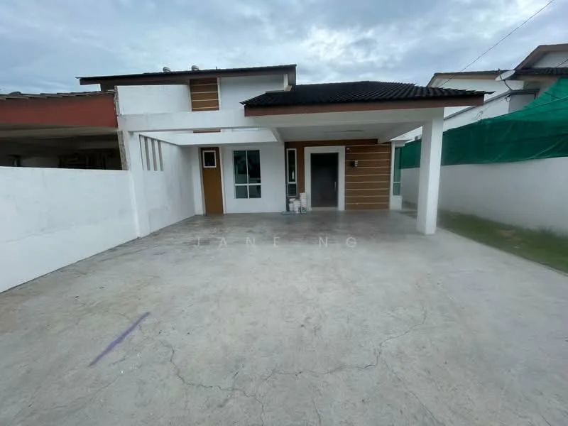 Exterior type: semi-detached house; features: flat roof, white painted facade, wood paneling, concrete driveway, covered car porch, manicured lawn, surrounded by green netting, single-storey, open space in front; style: modern.
