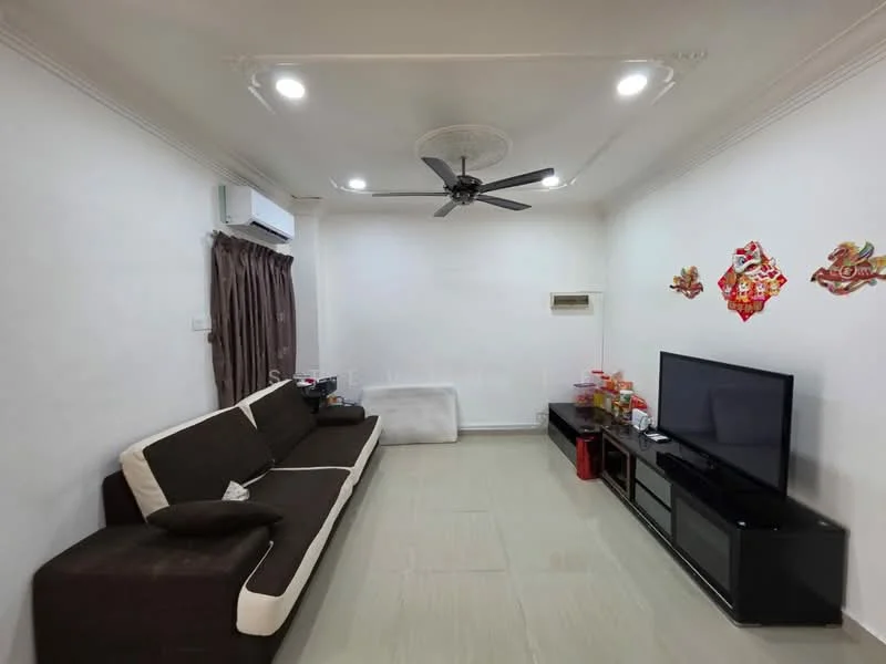 Living features: 3-seater fabric sofa in dark brown and white, ceiling fan with light, wall-mounted TV, TV console in black, light-colored tiled flooring, white painted walls, curtains in dark brown, air conditioning unit on wall, decorative wall art; style: modern.