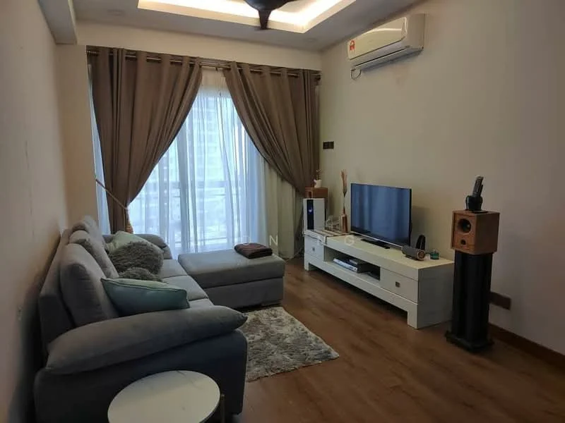 Living features: grey fabric L-shape sectional sofa, light grey area rug, white TV console, wall-mounted flat-screen TV, wooden flooring, recessed ceiling lights, 5-blade ceiling fan, floor-to-ceiling windows, sheer curtains, dark wood speaker, decorative wooden sculpture; style: modern; view: city.