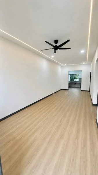 Room features: light wood laminate flooring, white painted walls, recessed LED downlights, 5-blade ceiling fan, crown moulding, large windows, open layout, neutral color scheme; style: modern.