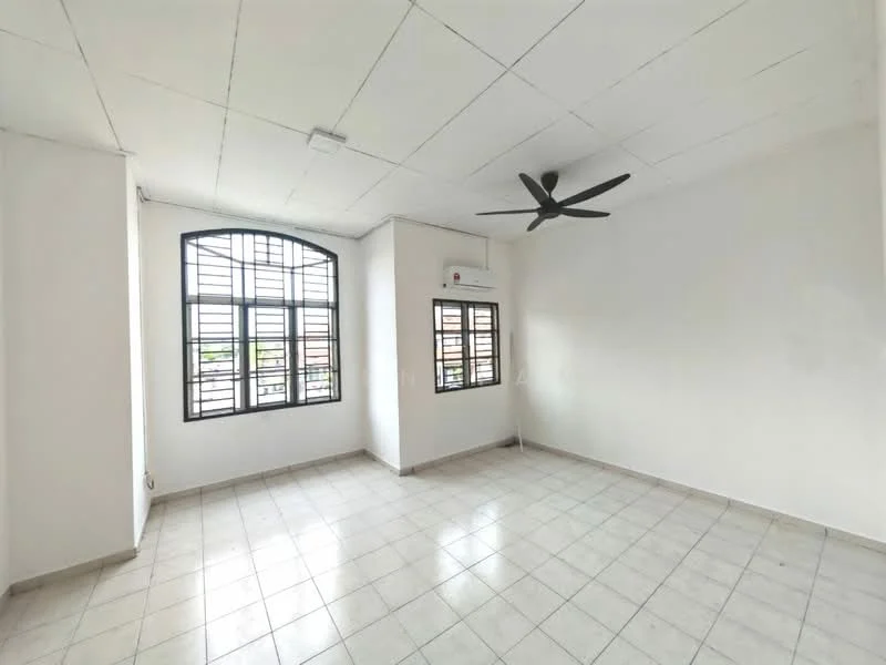 Room features: white painted walls, tile flooring, 5-blade ceiling fan, floor-to-ceiling windows, window with black metal grille, 1 wall-mounted split AC.