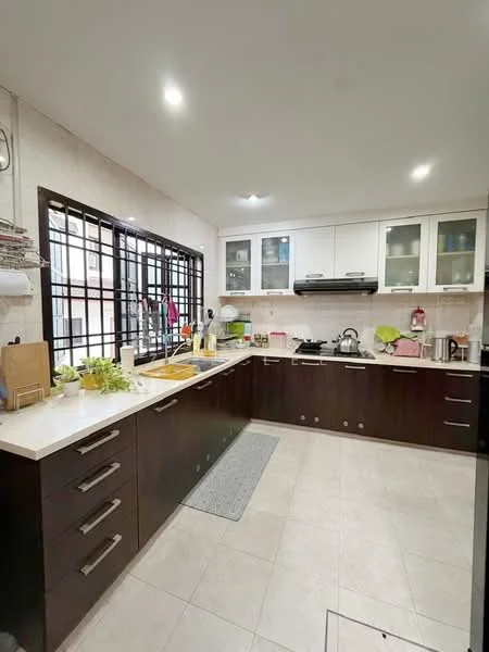 Kitchen features: dark wood cabinetry, white upper cabinets with glass fronts, light-colored countertop, stainless-steel sink, chrome pull-down faucet, built-in gas stove, exhaust hood, microwave, kettle, cutting board, tile backsplash, ceramic tile flooring, recessed downlights, window with black grille, kitchen rug; style: modern.