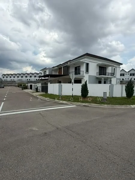 Exterior type: linked terrace house; features: white painted facade, flat roof, two-storey building, recessed balconies, manicured lawn, surrounded by mature greenery, paved driveway, fenced perimeter, multiple units in background; style: modern.