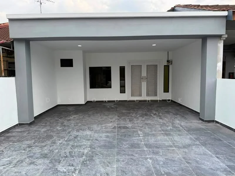 Exterior features: grey painted facade, flat roof, open car porch, grey tiled flooring, white walls, two sets of double doors, large window, wall-mounted light fixture; style: modern.