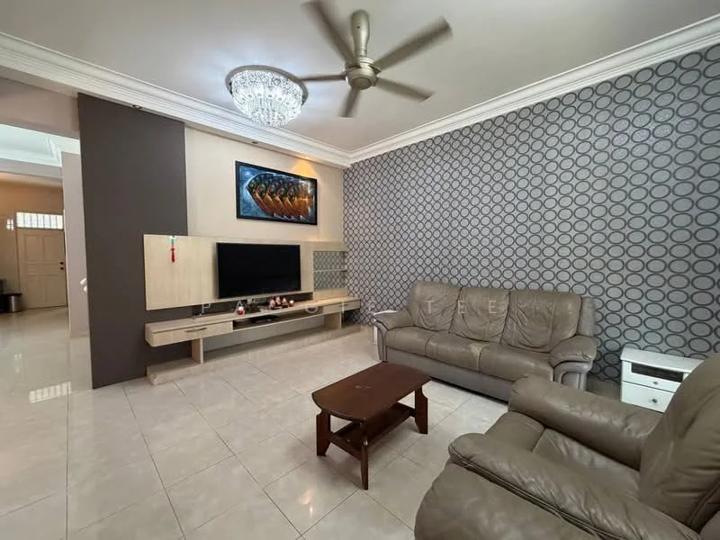 Living features: cream leather sofa, 3-seater sofa, 2-seater sofa, wooden coffee table, flat-screen TV, TV console with storage, decorative wall with circular pattern, chandelier, ceiling fan, glossy tile flooring, wall-mounted artwork; style: modern.