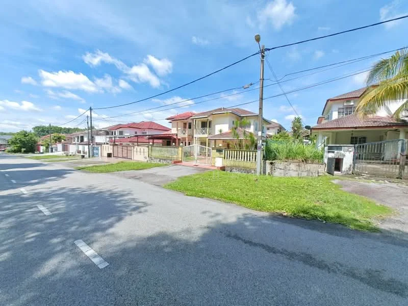 Exterior type: linked terrace house; features: two-storey linked terrace houses, red tiled roofs, cream painted facade, manicured lawn, paved driveway, fenced front yard, street view, surrounded by greenery, electric pole with overhead wires; style: modern.