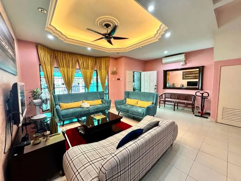 Living features: sofa in light blue fabric, 3-seater grey plaid sofa, coffee table with glass top, TV console, wall-mounted TV, ceiling fan with light, recessed lighting, cream painted walls, pink accent wall, curtains in gold, tile flooring, decorative mirror, area rug in red; style: modern.