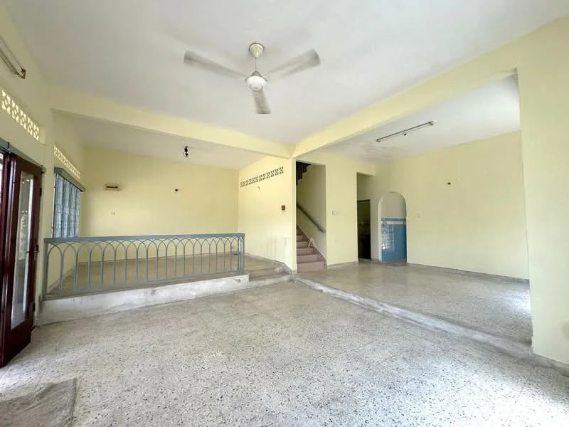 Room features: yellow painted walls, polished concrete flooring, ceiling fan, staircase visible, arched doorway, large windows, open layout, balcony railing; style: minimalist.