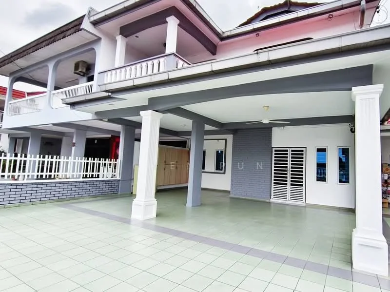 Exterior type: detached bungalow; features: covered porch area, white painted columns, grey tiled flooring, exterior wall with grey brick cladding, white railing, multiple levels, large windows, open space, outdoor ceiling fan; style: modern.