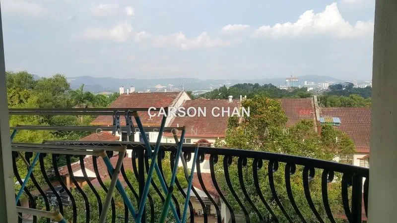 Room view: city.