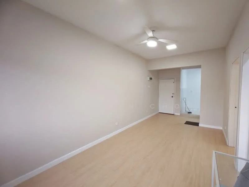 Living features: light wood laminate flooring, white painted walls, 5-blade ceiling fan with light, door leading to hallway, door leading to entrance, window with natural light, minimalist decor; style: modern.