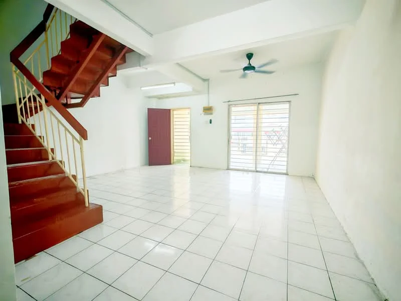 Living features: white painted walls, glossy white tile flooring, 5-blade ceiling fan, large windows with horizontal slats, staircase with wooden steps and metal railing, door leading to outside, natural light from windows, open layout; style: modern.