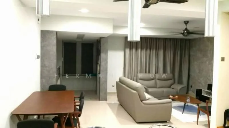 Living features: 3-seater leather sofa in light grey, coffee table, TV console, wall-mounted TV, area rug, ceiling fan, recessed downlights, grey accent wall, floor-to-ceiling windows with sheer curtains, sliding glass door, decorative wall paneling, dining table with 4 chairs; style: modern.