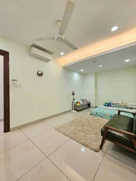 Living features: cream painted walls, polished ceramic tile flooring, 5-blade ceiling fan with light, wall-mounted split AC, recessed downlights, area rug, sofa, decorative items on floor; style: modern.