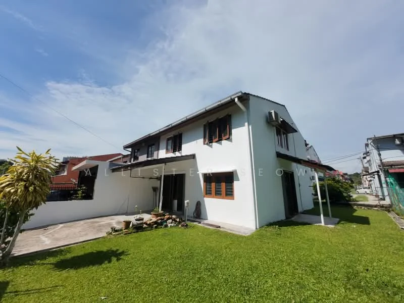 Exterior type: detached bungalow; features: white painted facade, flat roof, manicured lawn, mature trees, patio area, garden space, air conditioning unit visible, sliding glass door, windows with wooden frames, outdoor lighting, fenced perimeter; style: modern.