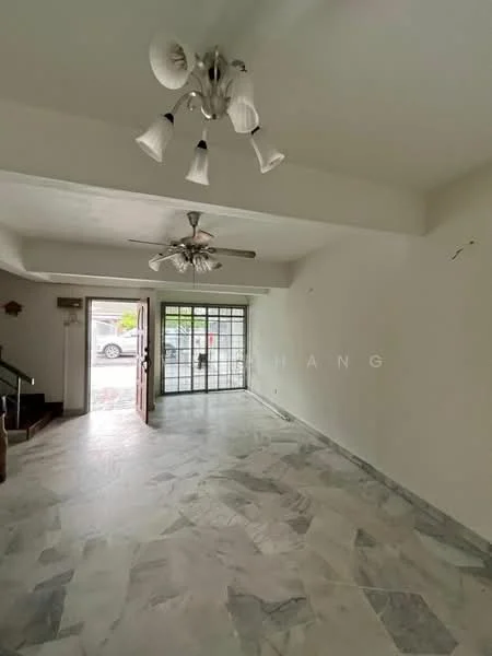 Living features: marble flooring, white painted walls, 5-blade ceiling fan with light, floor-to-ceiling windows, double-door main entrance, natural light from windows, open layout, view of outdoor area; style: modern; view: garden.