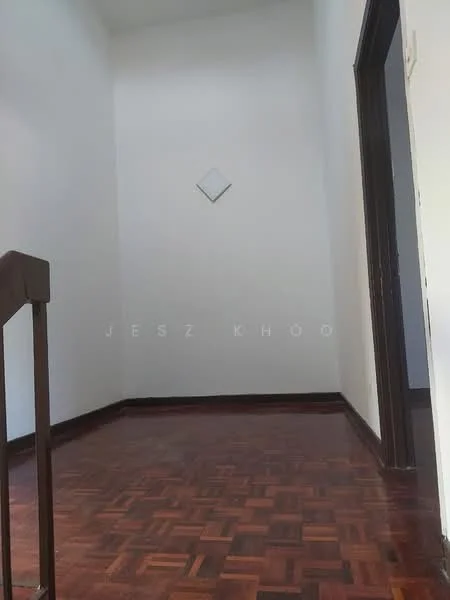 Room features: wooden flooring, white painted walls, dark wooden staircase, diamond-shaped wall decor, corner lighting, baseboards; style: minimalist.