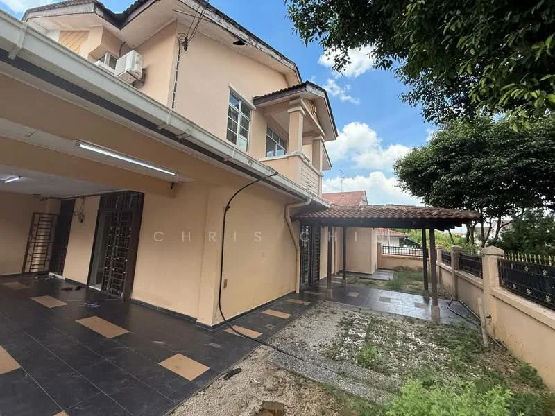 Exterior type: semi-detached house; features: cream painted facade, flat roof, single-storey, manicured lawn, paved walkway, covered patio, garden area, visible air conditioning unit, fence surrounding property, gated entry; style: modern.
