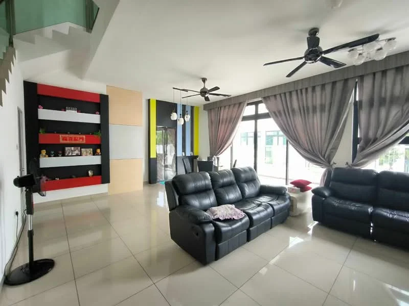 Living features: black leather 3-seater sofa, black leather 2-seater sofa, ceiling fan with light, large floor-to-ceiling windows, sheer curtains, black and white accent wall, red accent wall with shelving, polished ceramic tile flooring, decorative wall shelves, area rug, dining table visible in background; style: modern; view: garden.