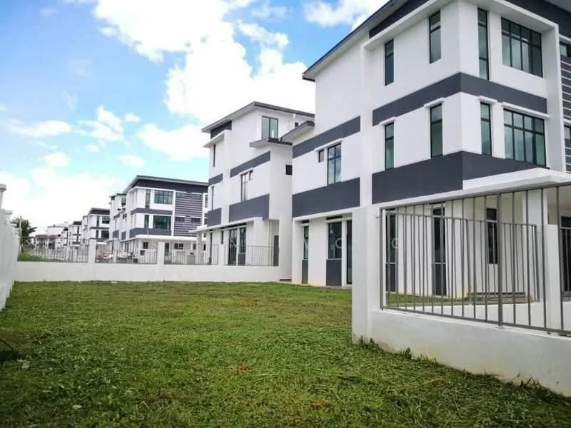 Exterior type: linked terrace house; features: white painted facade, grey accent stripes, two-storey structure, manicured lawn, fenced yard, multiple windows, flat roof, concrete pathway, surrounded by greenery; style: modern.