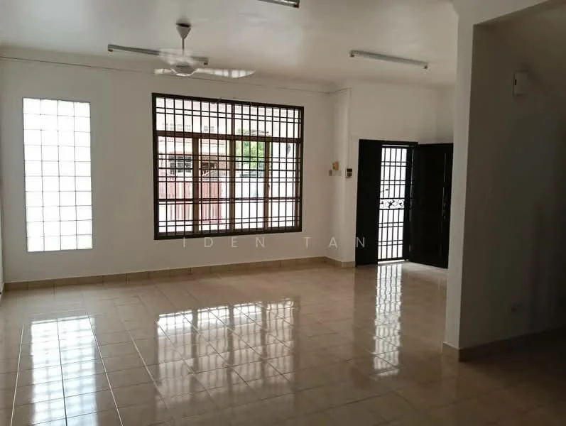 Living features: white painted walls, glazed tile flooring, 5-blade ceiling fan, large windows with grid pattern, black metal front door, natural light from windows, neutral color scheme, open layout; style: modern.