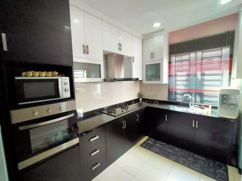 Kitchen features: black laminate cabinetry, white upper cabinets, stainless-steel built-in oven, stainless-steel gas hob, stainless-steel range hood, single-bowl stainless-steel sink, chrome pull-down faucet, white tiled backsplash, black countertop, white tiled flooring, window with blinds, microwave, kitchen rug; style: modern.