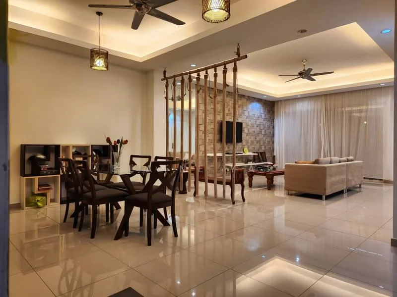 Living features: cream painted walls, recessed ceiling with LED lighting, polished ceramic tile flooring, 5-blade ceiling fan with light, wall-mounted TV, wooden coffee table, light-colored fabric sofa, decorative wall with stone cladding, floor-to-ceiling windows with sheer curtains, wooden dining table with 6 chairs, vase with flowers on dining table; style: modern.