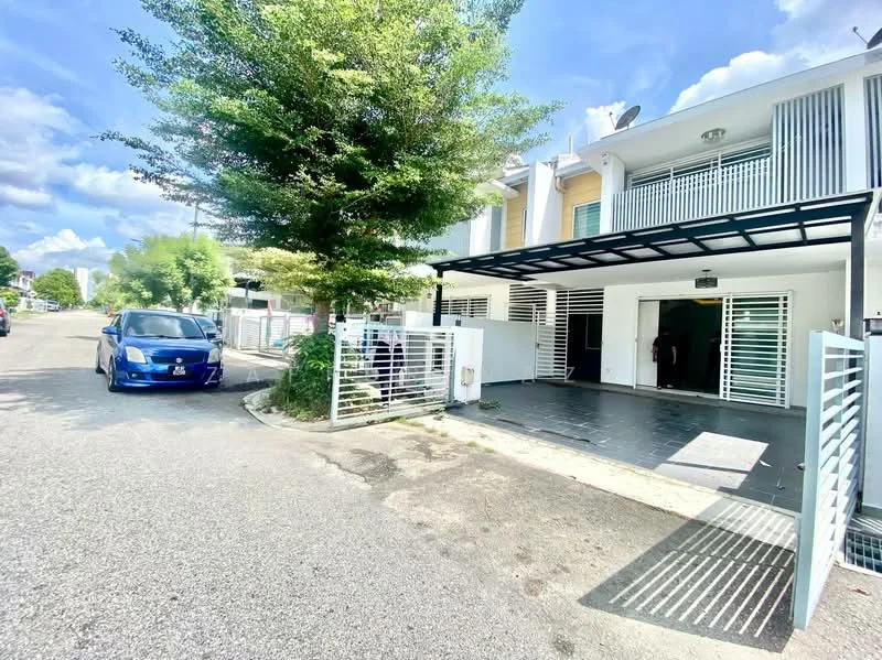 Exterior type: linked terrace house; features: white painted facade, flat roof, two-storey building, manicured lawn, paved driveway, security gate, front porch, surrounded by greenery, car parked in driveway, fence with horizontal slats; style: modern.