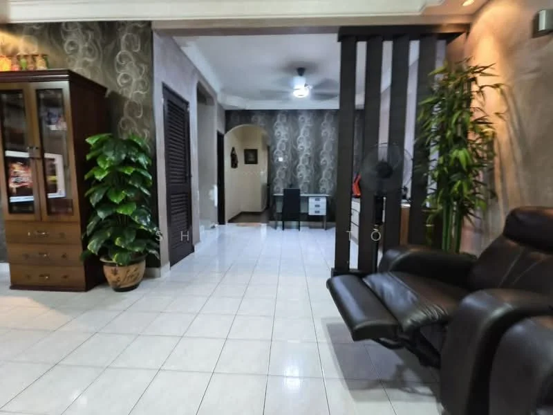 Living features: white tiled flooring, grey accent wall, decorative wallpaper with floral pattern, 5-blade ceiling fan, reclining leather armchair, wooden cabinet with glass display, indoor plant in ceramic pot, sliding wooden door, wall-mounted decor, open space layout; style: modern.