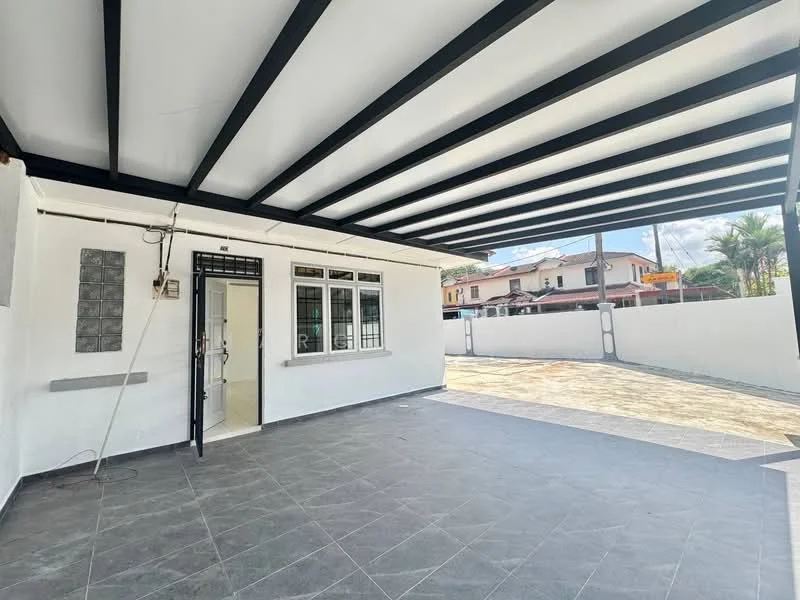 Exterior type: linked terrace house; features: black exposed beam ceiling, grey tiled flooring, white painted walls, large windows, open outdoor space, paved driveway, surrounding wall, covered patio area; style: modern.