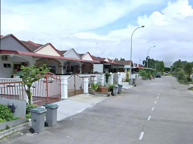 Exterior type: linked terrace house; features: red pitched tile roof, white painted facade, front gate with decorative design, manicured lawn, paved driveway, street view with garbage bins, sidewalk, street lighting, surrounding greenery; style: modern.