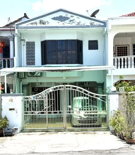 Exterior type: linked terrace house; features: two-storey building, white painted facade, black window shutters, decorative metal gate, paved driveway, car parked in driveway, small garden area, balcony on upper floor, satellite dish on roof; style: modern.