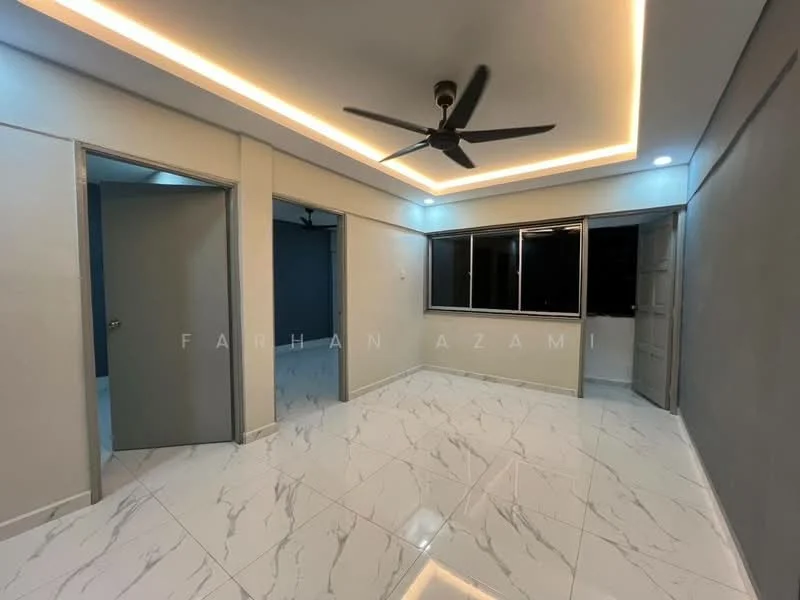 Room features: white painted walls, grey accent wall, marble tile flooring, recessed LED downlights, 5-blade ceiling fan, floor-to-ceiling windows, sliding glass door, window treatments not visible; style: modern.