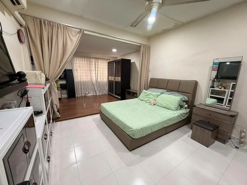 Bedroom features: king-size bed with upholstered headboard, green patterned bedding, 2 bedside tables, wall-mounted mirror, ceiling fan, built-in wardrobe, floor-to-ceiling windows with sheer curtains, laminate flooring, white painted walls, decorative wall clock; style: modern.