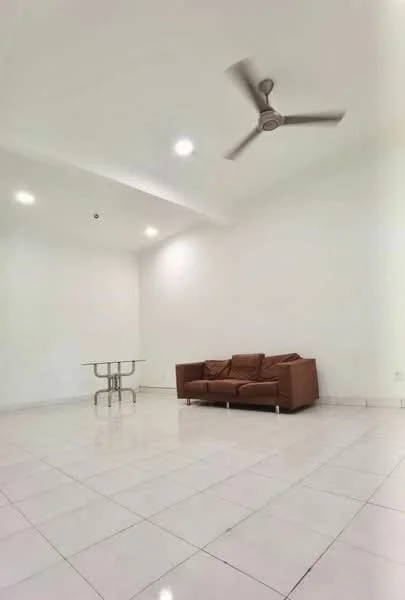 Living features: white painted walls, polished ceramic tile flooring, 5-blade ceiling fan, recessed downlights, brown leather sofa, metal dining table, open layout, neutral decor; style: modern.