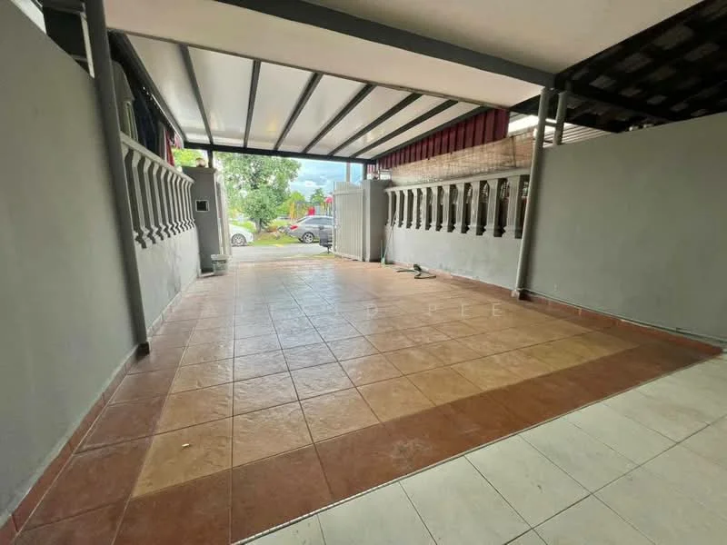 Exterior type: car porch; features: tiled flooring, covered roof, grey painted walls, open space, driveway, side wall with decorative openings, access to garden area, parking space for vehicles; style: modern.