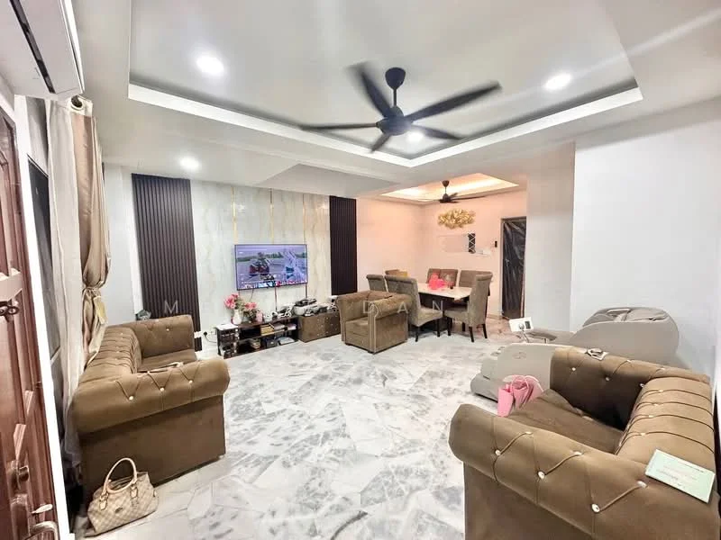 Living features: 5-blade ceiling fan with light, recessed downlights, marble flooring, white painted walls, decorative wall panels, wall-mounted TV, sofa set in brown fabric, coffee table, dining table with chairs, decorative ceiling with lighting, houseplants in ceramic pots, area rug; style: modern.