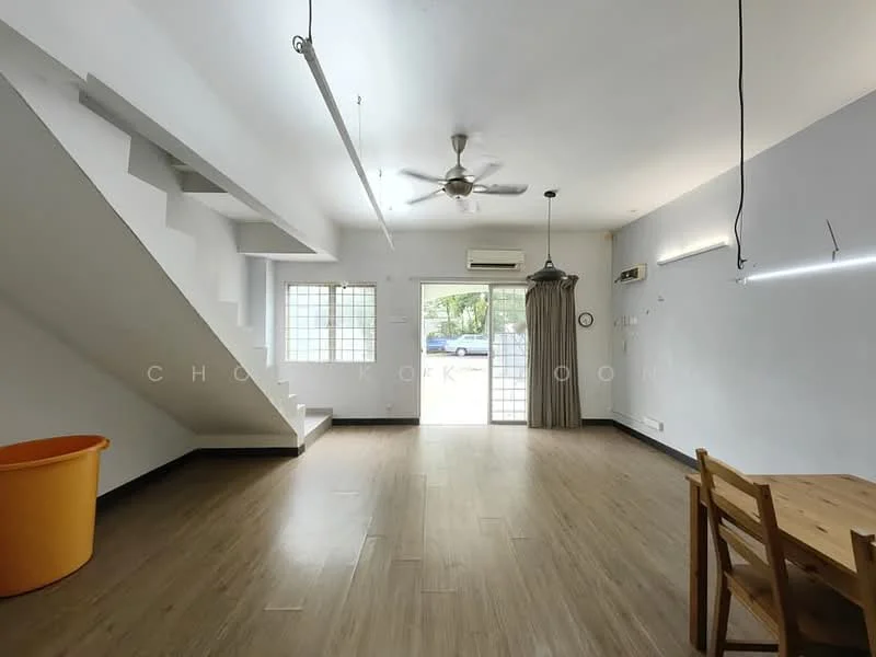 Living features: wooden flooring, white painted walls, ceiling fan, large windows, sliding glass door, dining table with chairs, staircase, natural light, curtains, air conditioning unit; style: modern; view: garden.