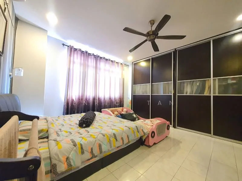 Bedroom features: queen-size bed with colorful bedding, ceiling fan, floor-to-ceiling windows with sheer curtains, built-in wardrobe with sliding doors, light-colored tiled flooring, decorative wall with light color, black accent wall, plush toy on bed; style: modern.