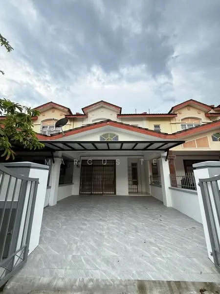 Exterior type: linked terrace house; features: white painted facade, red tiled roof, covered car porch, gravel driveway, metal gate, security bars on windows, front porch with awning, two-storey structure, balcony on upper floor, mature trees in vicinity; style: modern.