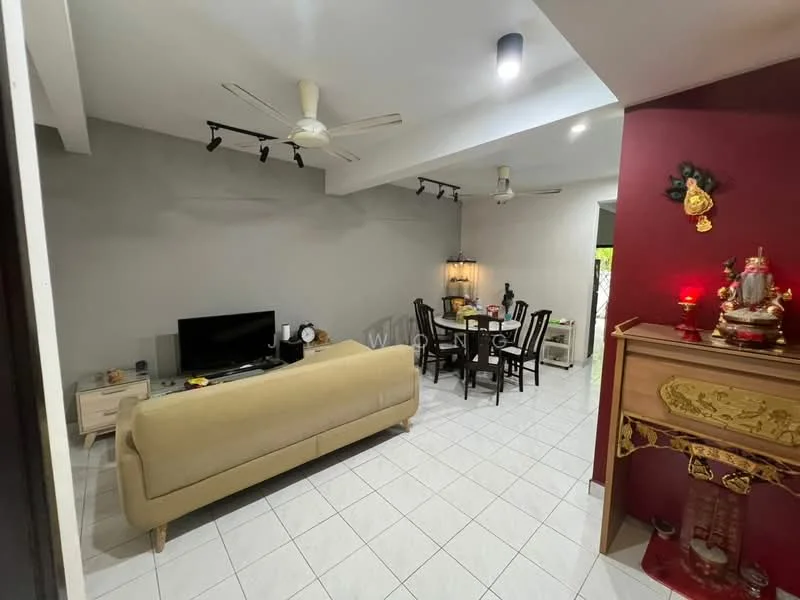 Living features: 3-seater fabric sofa in beige, wall-mounted TV, TV console, ceiling fan, recessed downlights, area rug, decorative wall with red paint, white tiled flooring, dining table with black chairs, decorative items on side table; style: modern.