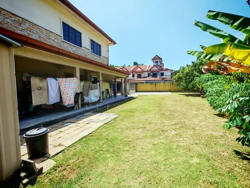 Exterior type: detached bungalow; features: manicured lawn, paved walkway, clothes drying area with clotheslines, surrounding greenery, two-storey building, outdoor space with open area; style: modern.