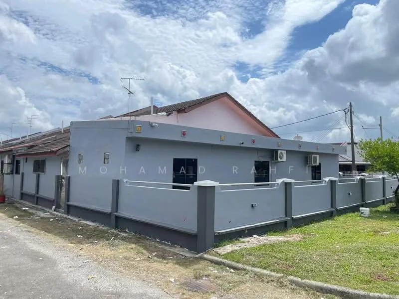Exterior type: semi-detached house; features: light grey painted facade, flat roof, 2 wall-mounted split AC units, fenced perimeter, manicured lawn, paved walkway, multiple windows, outdoor lighting fixtures; style: modern.